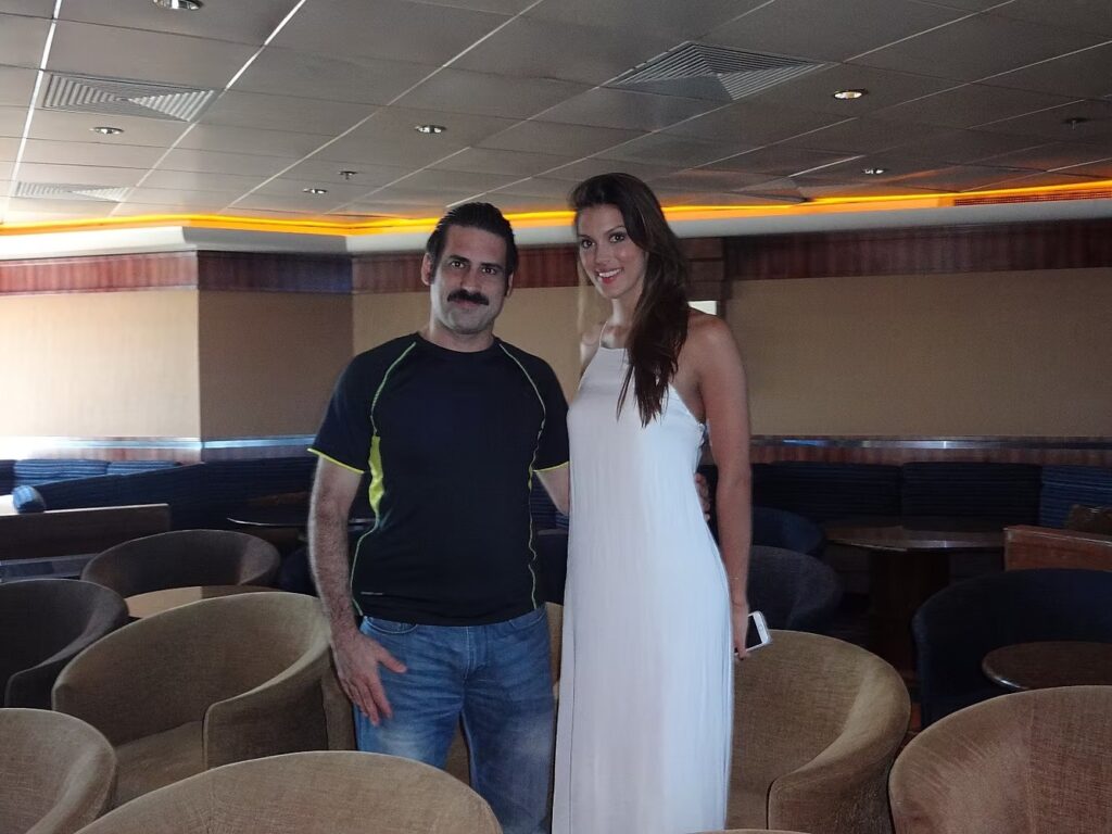Iris Mittenaere (Saint Martin, Caribe 2016) Modelo y presentadora francesa, coronada Miss Francia 2016 y posteriormente Miss Universo 2016, convirtiéndose en la segunda representante de Francia en obtener el título universal.