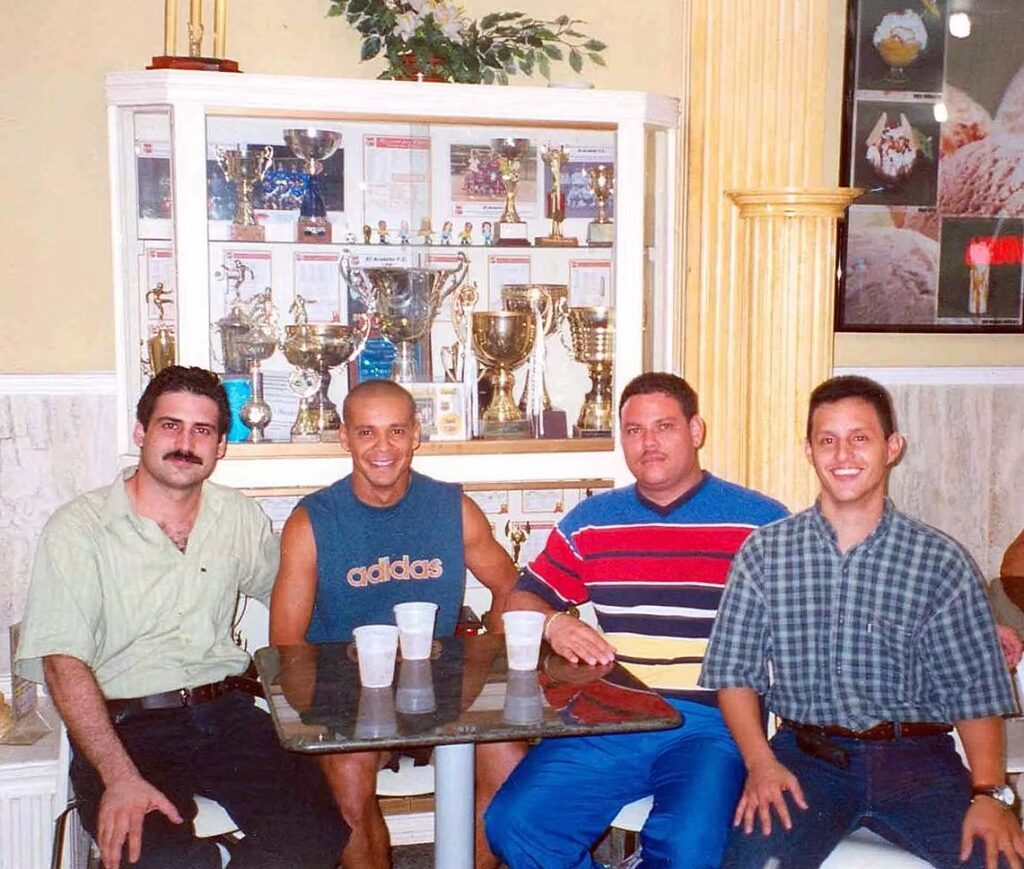 Gabriel “El Niño” Planchez (Cabimas, Venezuela 2006) Campeón mundial con la selección de Venezuela en fútbol de salón en 1997, figura clave de la histórica “Hazaña del Siglo” del deporte venezolano.